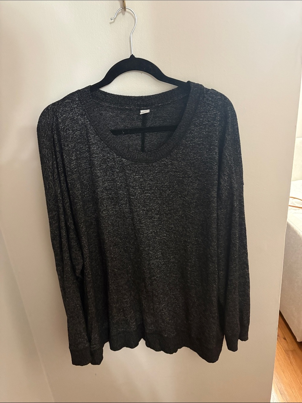 Old Navy Dark Gray/Black Heather Long Sleeve Scoop Neck Top